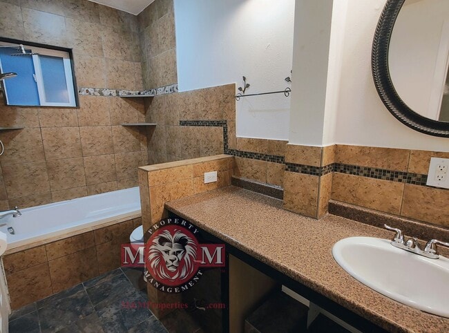 Building Photo - 3 Bd 1 Ba Home with Hardwood Floors in Midvale