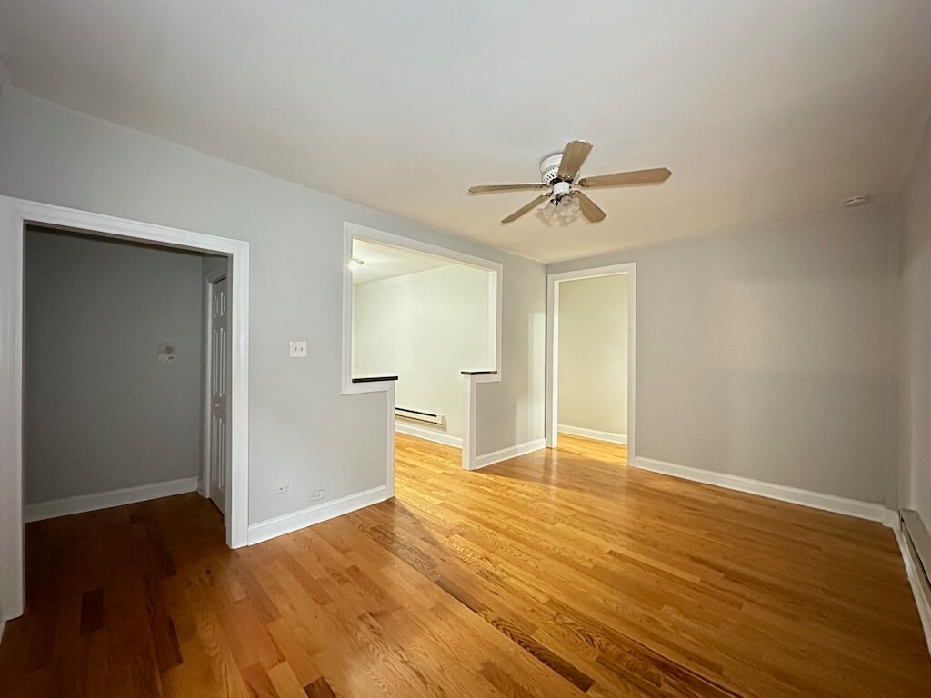 Building Photo - 3737 N Pine Grove Ave