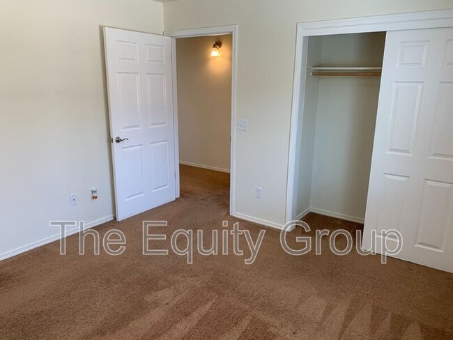 Building Photo - 2111 Bella Oaks Dr