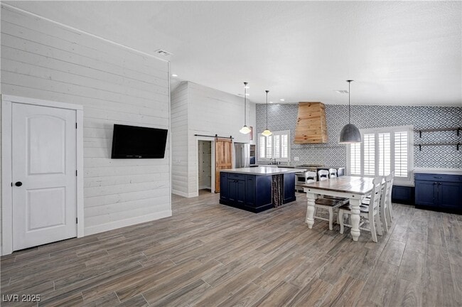 Building Photo - 7735 Top Hat Ave