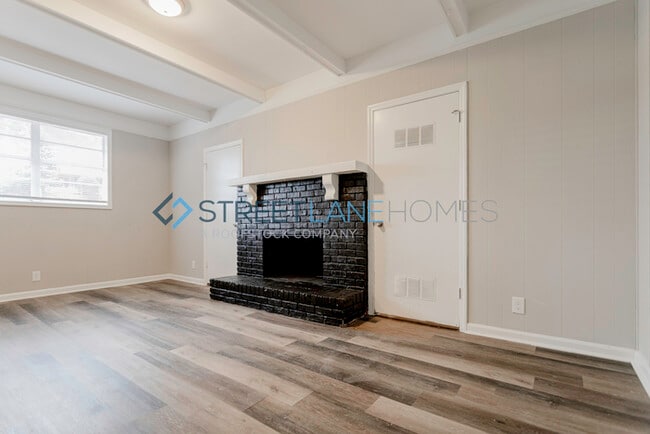 Building Photo - NOW OFFERING HALF OFF THE FIRST FULL MONTH...