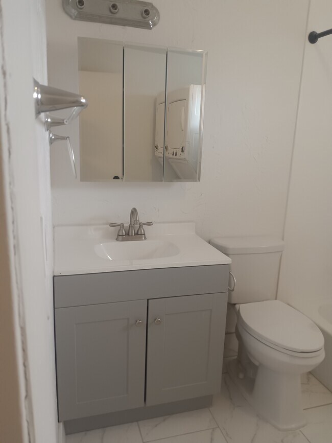 Building Photo - 6245 Margray Dr