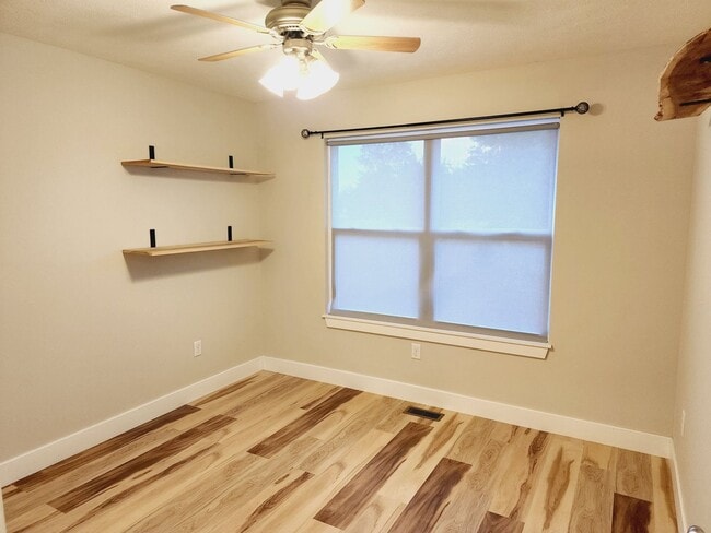 Building Photo - Pre-Leasing: Liberty Place Subdivision - R...