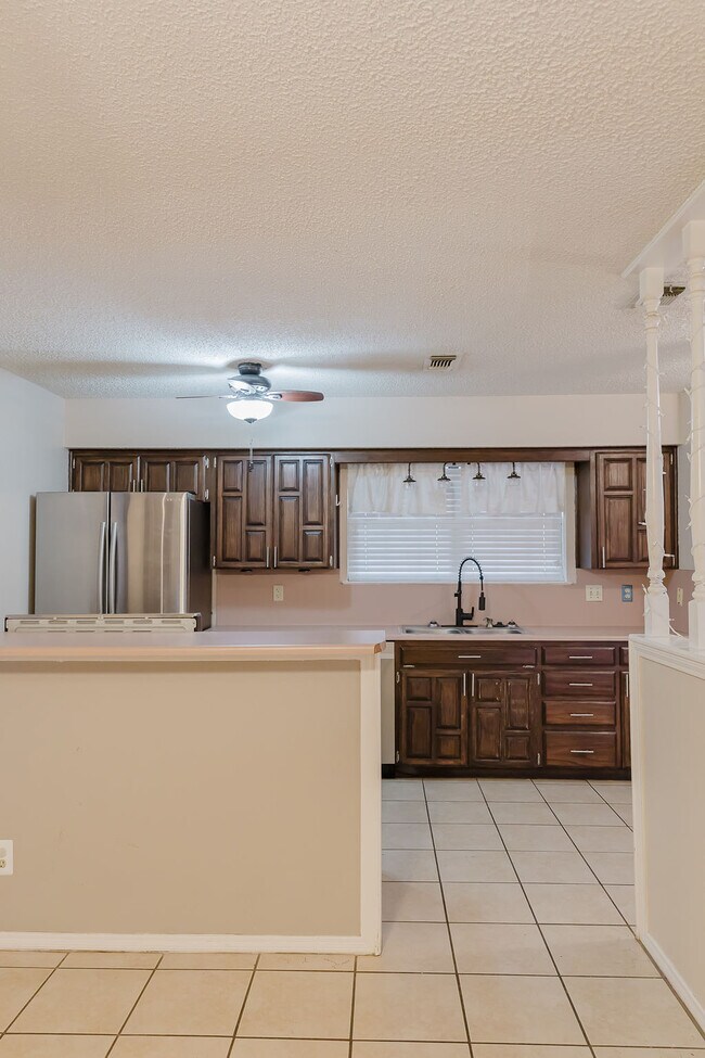 Building Photo - 1105 Gordon Blvd