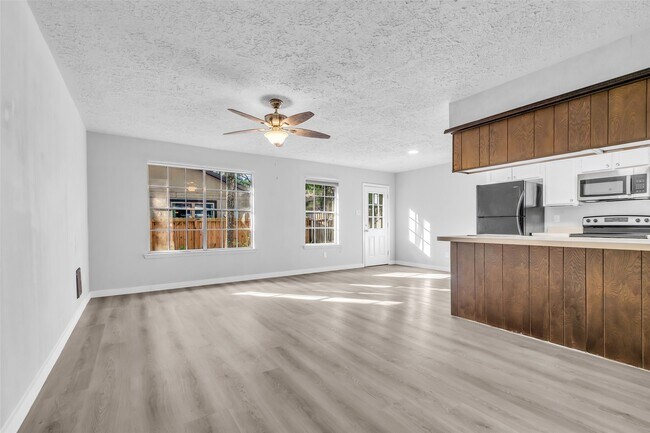 Building Photo - 11829 S Red Cedar Cir