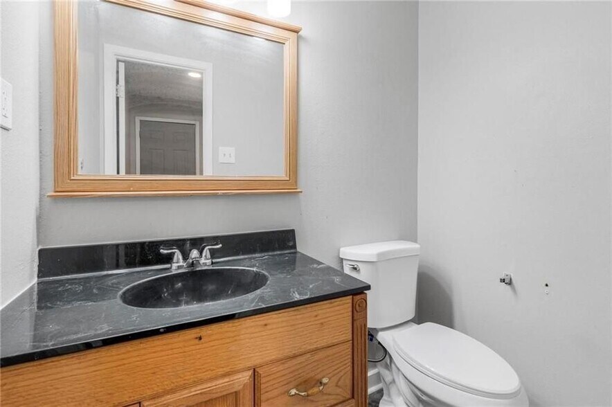 Building Photo - 4017 Cottage Hill Rd