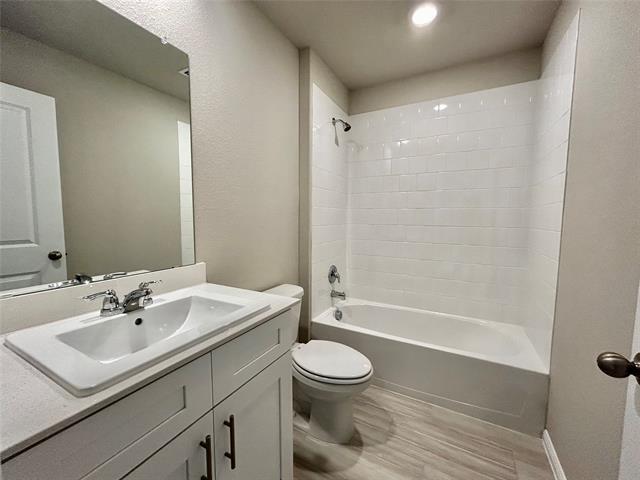 Building Photo - 16432 Severn Ln
