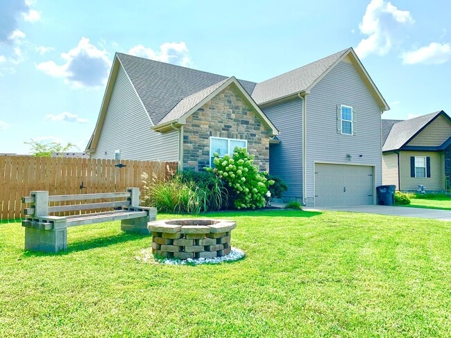 Building Photo - 3734 Silver Fox Ct