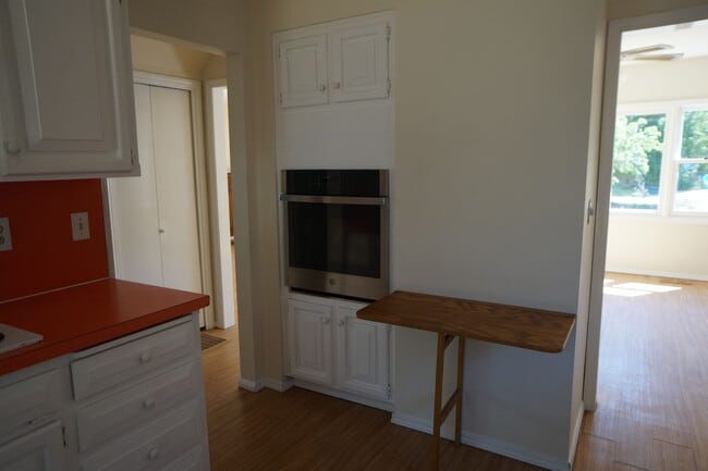 Building Photo - NE Portland 3 bedroom Rose City Park - APP...