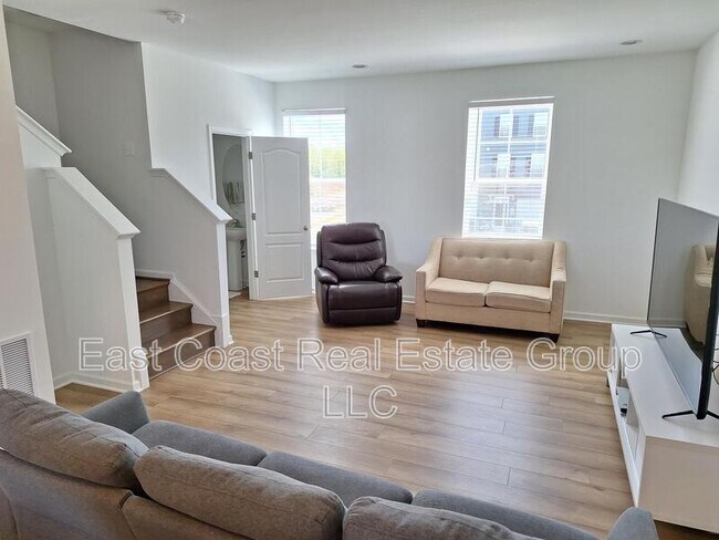 Building Photo - 408 Slick Terrace