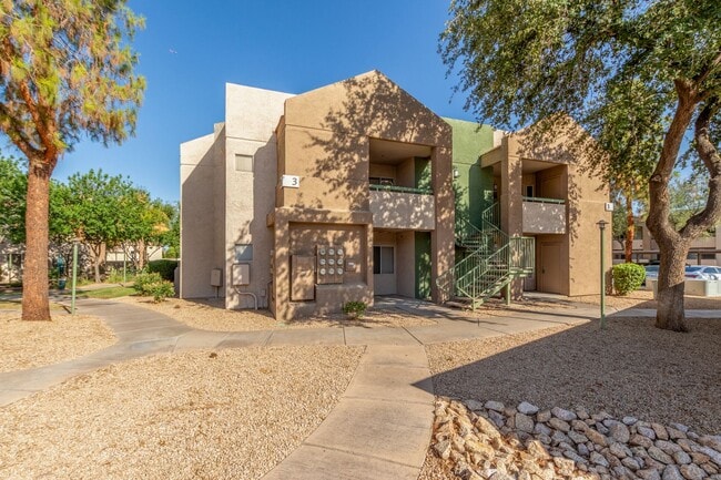Building Photo - 2 Bedroom 2 Bathroom Condo- Downtown Gilbert