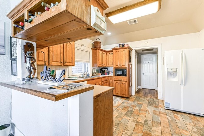 Building Photo - 1421 Winnie St