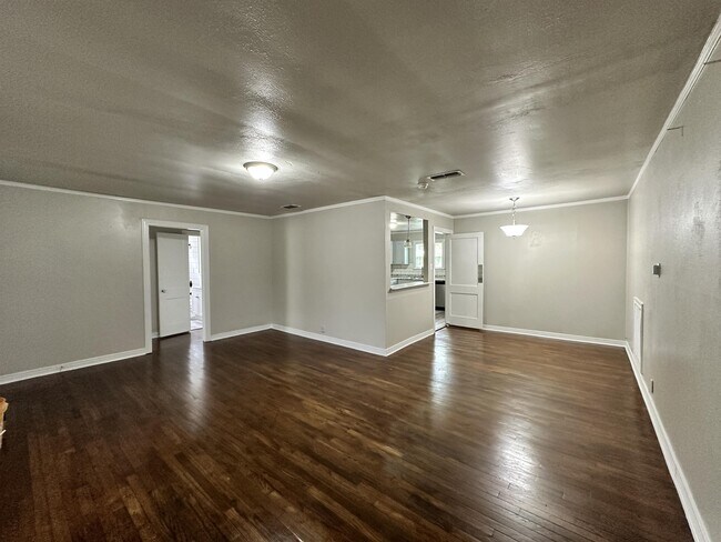 Building Photo - 1409 Wolfe City Dr
