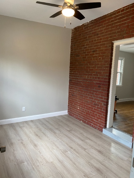 Building Photo - 3914 9th St NE