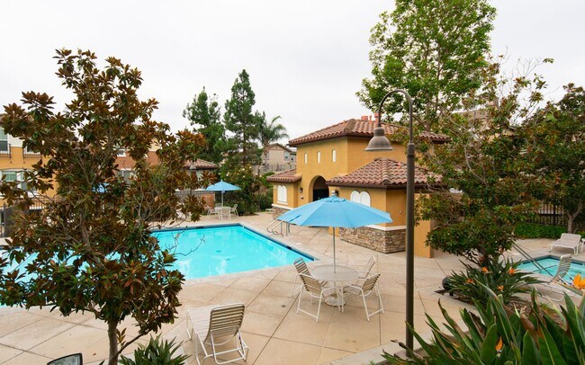 Building Photo - Beautiful Home in San Elijo, Morgans Corner!