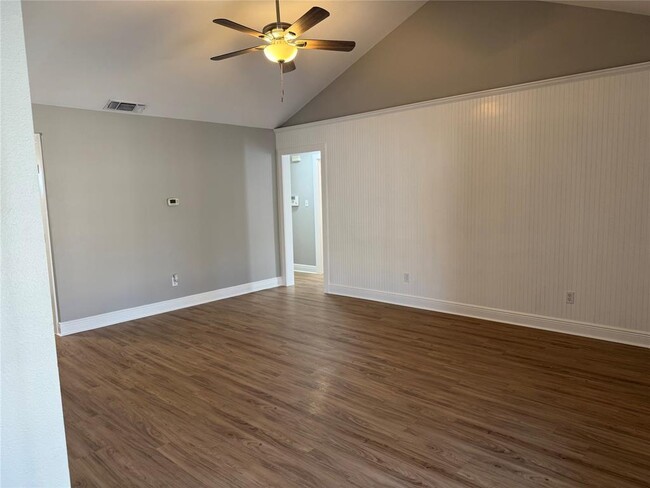 Building Photo - 10008 Barrington Cove