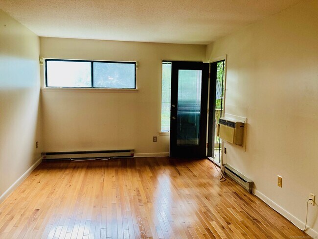 Building Photo - 3699 Broadbridge Ave