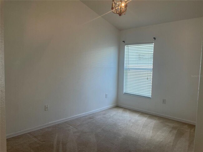 Building Photo - 6117 Gentle Ben Cir