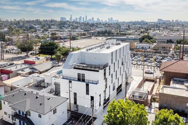 Building Photo - 4575 SANTA MONICA