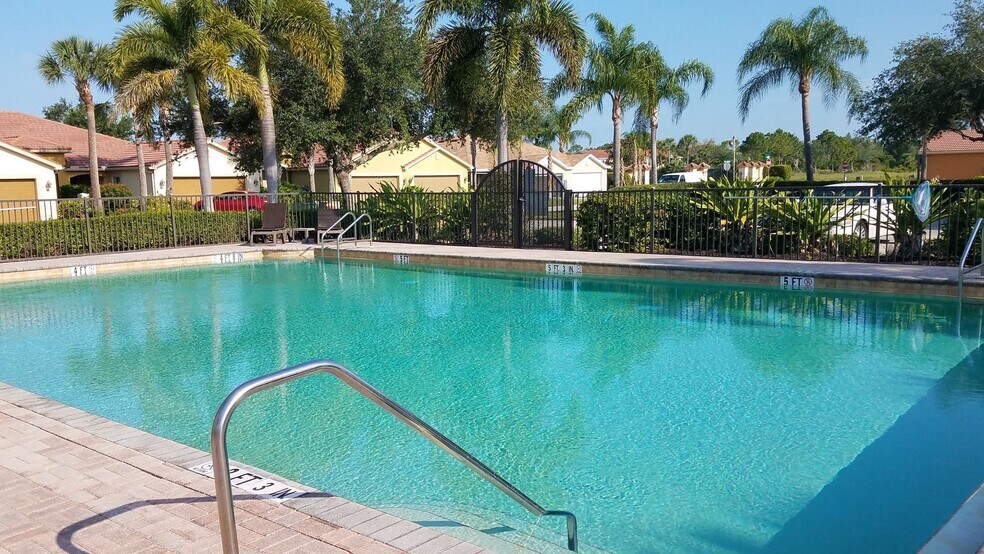 Building Photo - 2/2 Lehigh in Vistana Villas $500.00 Off First Month