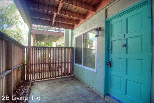 Building Photo - 300 Franciscan Ct