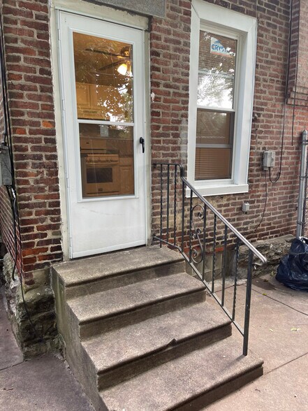 Building Photo - 5502 Crowson St