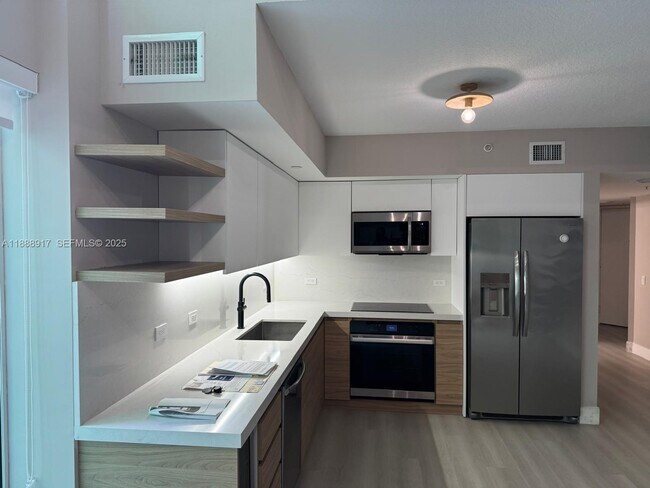 Building Photo - 41 SE 5th St