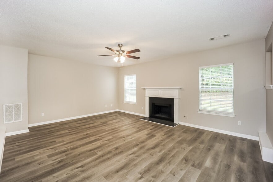 Building Photo - 9307 Deer Crossing Dr