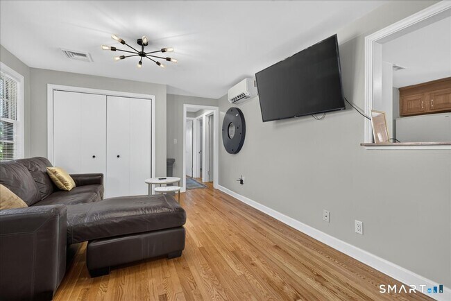 Building Photo - 440 Evergreen Ave