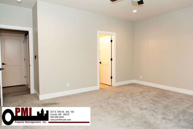 Building Photo - 5 Bedroom and 3 Bathroom House