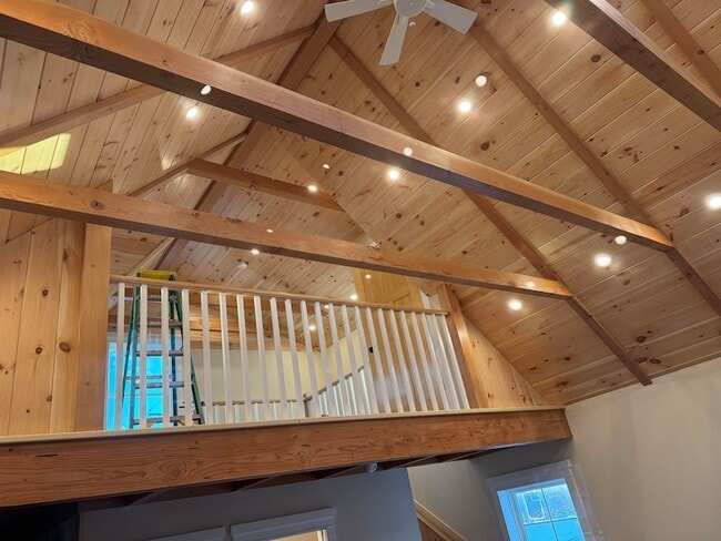 Building Photo - 28 Emerald Ave