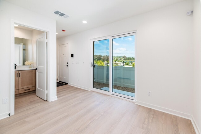 Building Photo - 4618 Catmint Ln
