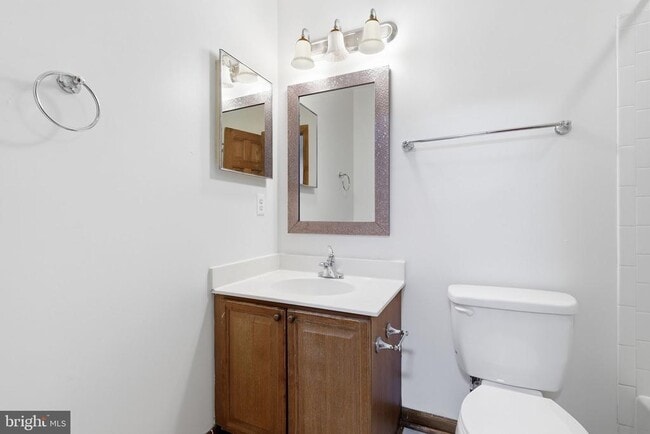 Building Photo - 5001 Lambsgate Ln