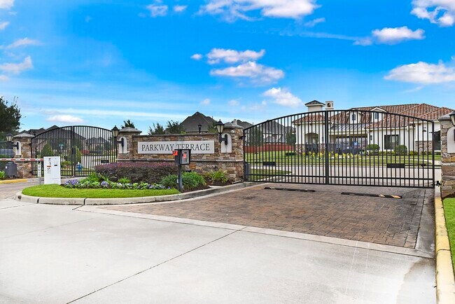 Building Photo - 13204 Leighton Gardens Dr