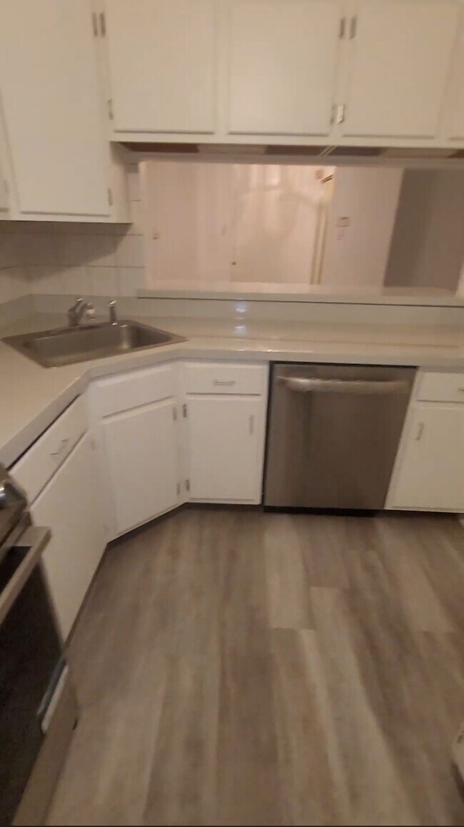 Building Photo - 1303 Morris Ct