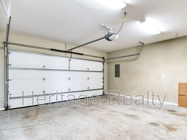 Building Photo - 2647 Brooke Willow Blvd