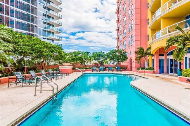 Building Photo - 2110 N Ocean Blvd