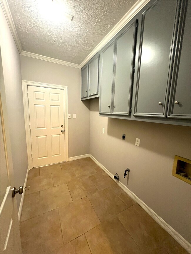 Building Photo - 7206 N Fawn River Cir