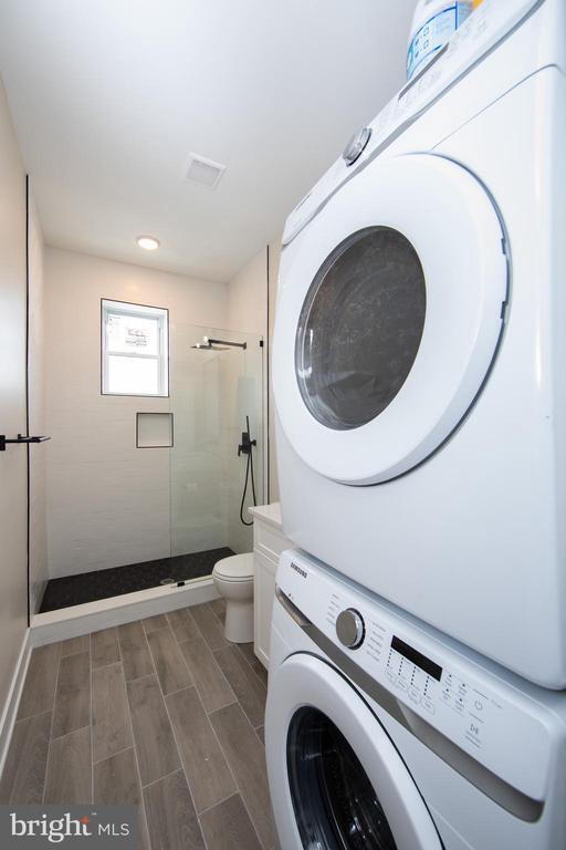 Building Photo - 2001 S Norwood St