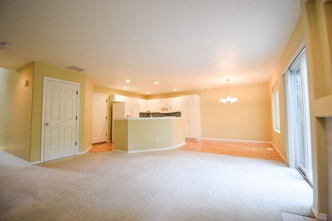 Building Photo - NEW LOWERED RENT!  Wow! Beautiful 4 Bedroo...