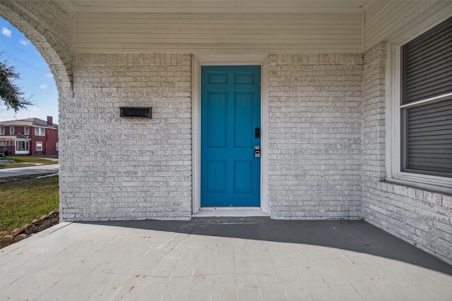 Building Photo - 2417 Ruth St