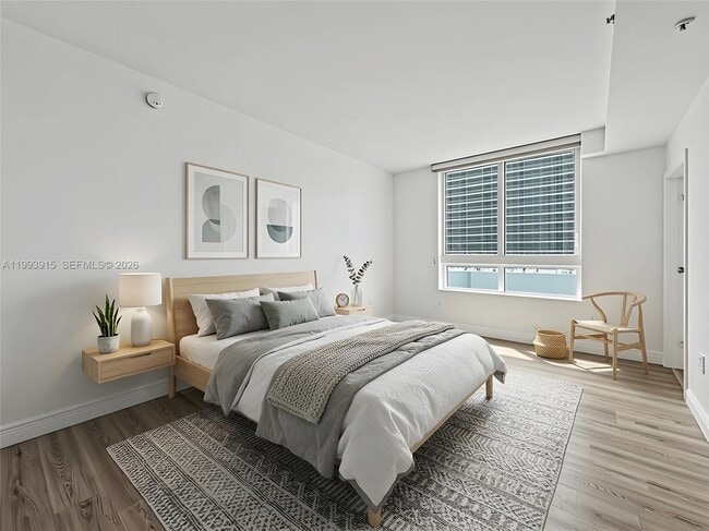 Building Photo - 1900 N Bayshore Dr