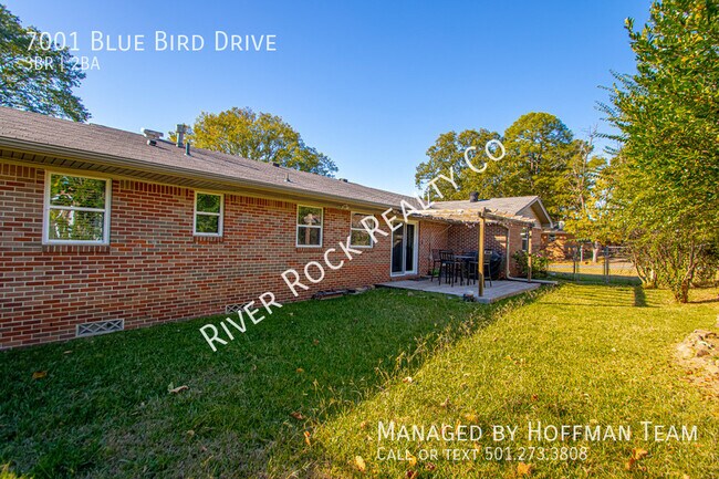 Building Photo - 7001 Blue Bird Dr