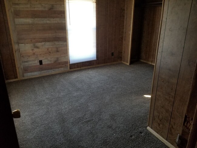 Building Photo - “Comfortable and Convenient” 3 bedroom 2 bathroom