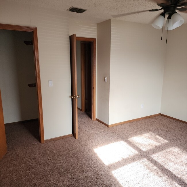 Building Photo - 7512 E 17th St N