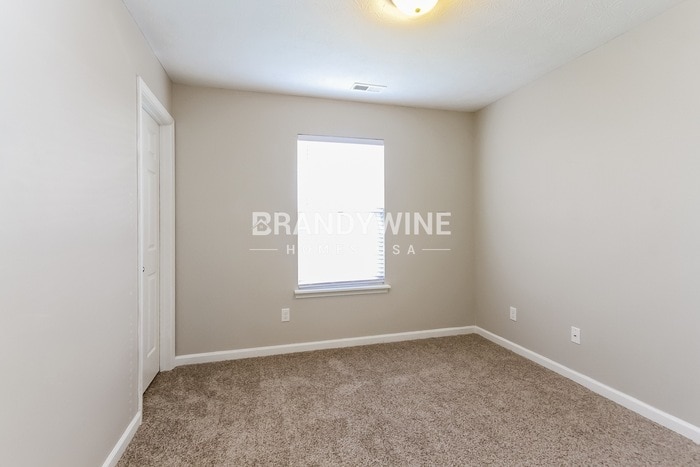 Building Photo - 8043 Fisher Bend Dr