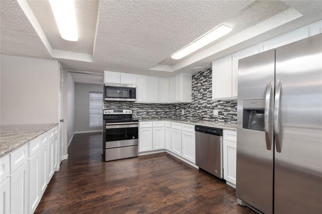 Building Photo - 2225 Park Hill Dr