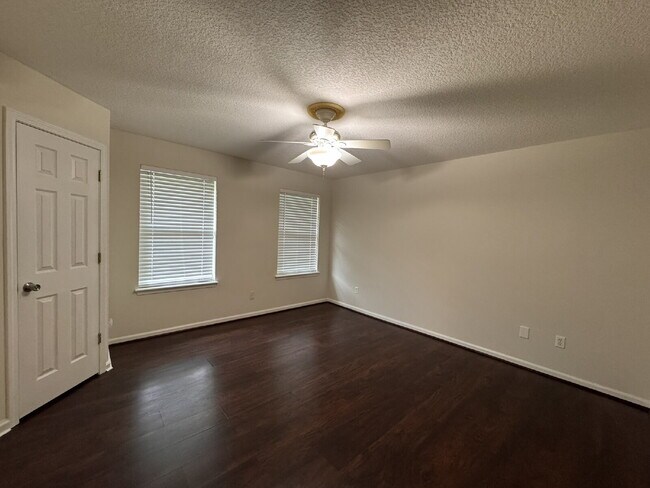 Building Photo - Spacious Townhome in North St. Augustine