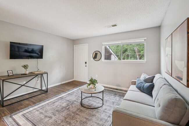 Building Photo - 340 Kenridge Pkwy