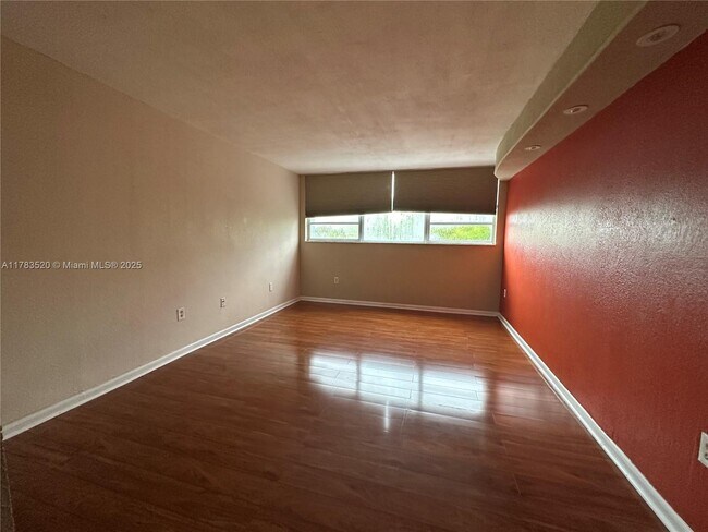 Building Photo - 1470 NE 125th Terrace